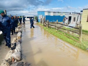 Disruptive rain and icy conditions forecast for the Eastern, Northern and Western Cape