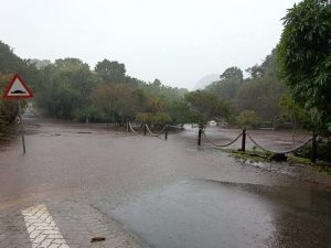 Evacuations of communities at Welgeluk and De Rust, underway near Oudtshoorn 
