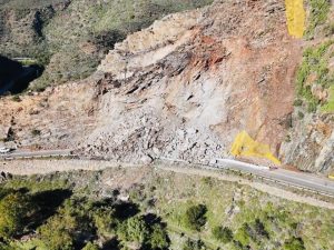 Rockfall debris removed from Cango Caves Road 