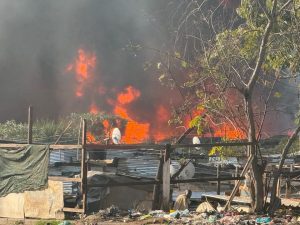 700 informal homes gutted by fire at Jika Joe while the snow plan underway on KZN roads 