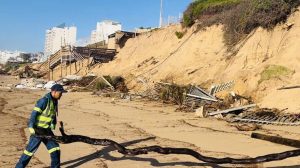 Muni planning to temporarily stabilize collapsing dune