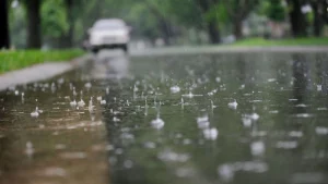 Damaging winds and isolated rains over parts of the country