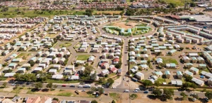 City Power temporarily halts restoration of an electricity outage amidst violent clash in Kliptown 